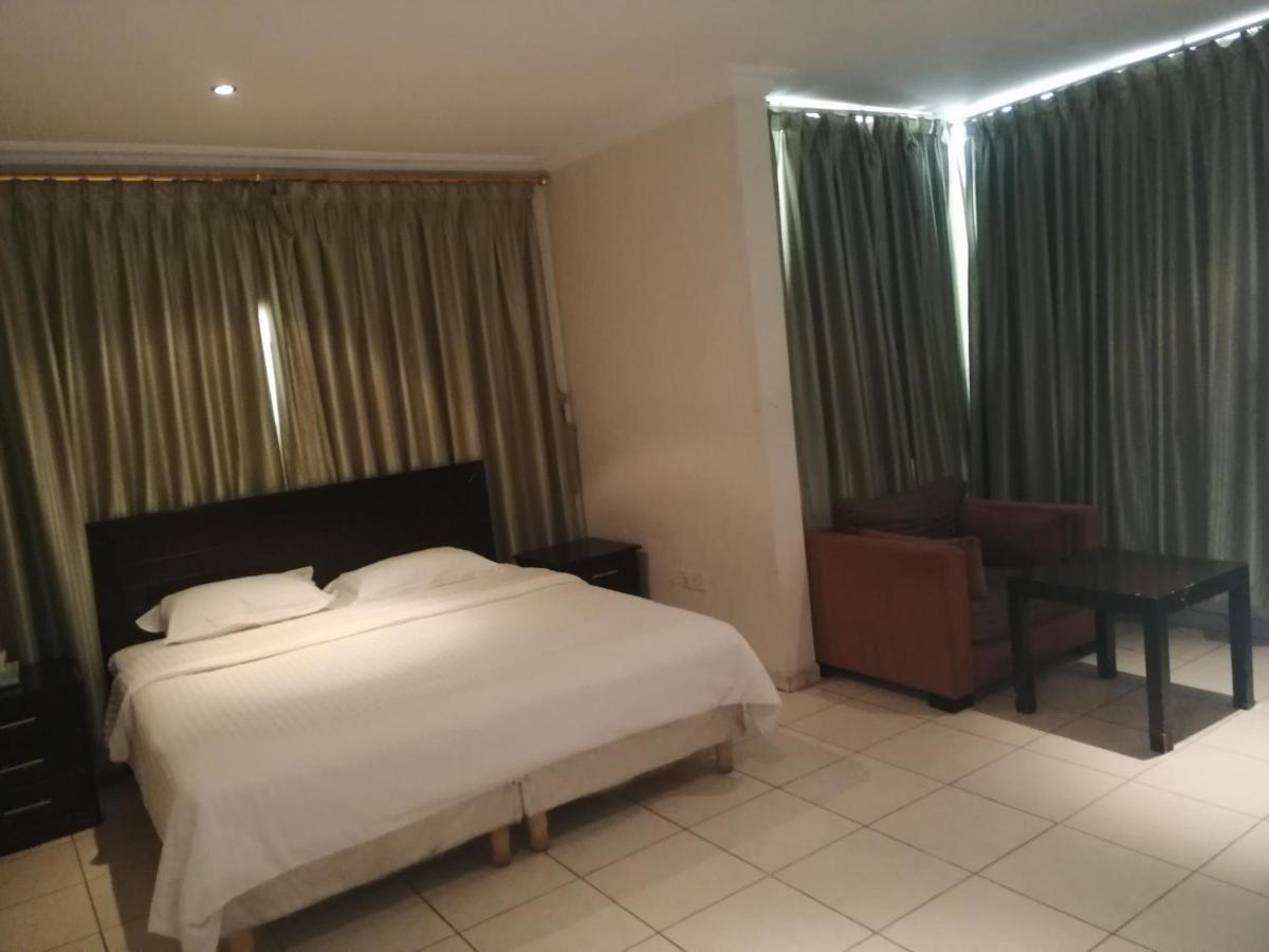 Al Aziziyah Hotel And Suites Khamis Mushait Exterior foto